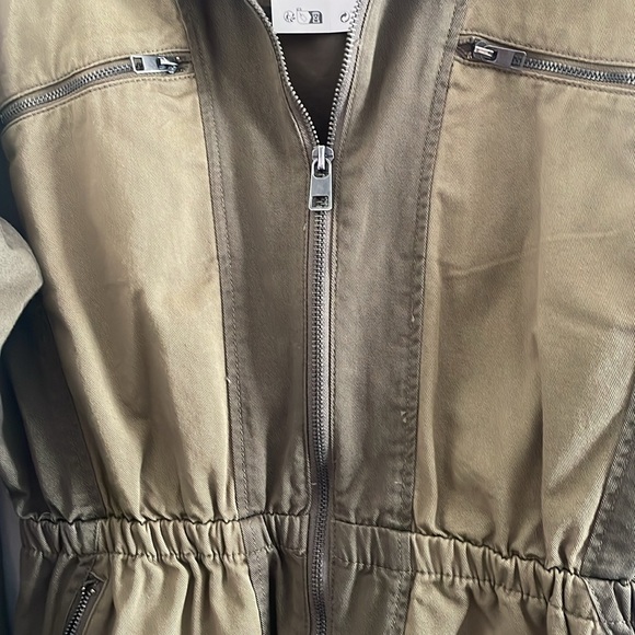 Zara m dress in a musty green - Picture 2 of 5